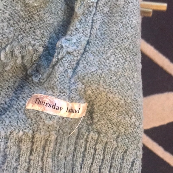 Sweater - Picture 3 of 4